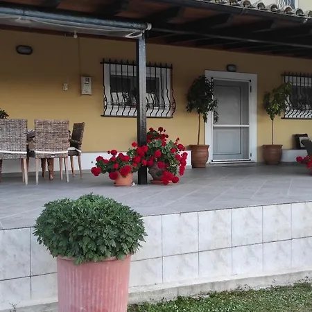 Ermones Little House Apartment
